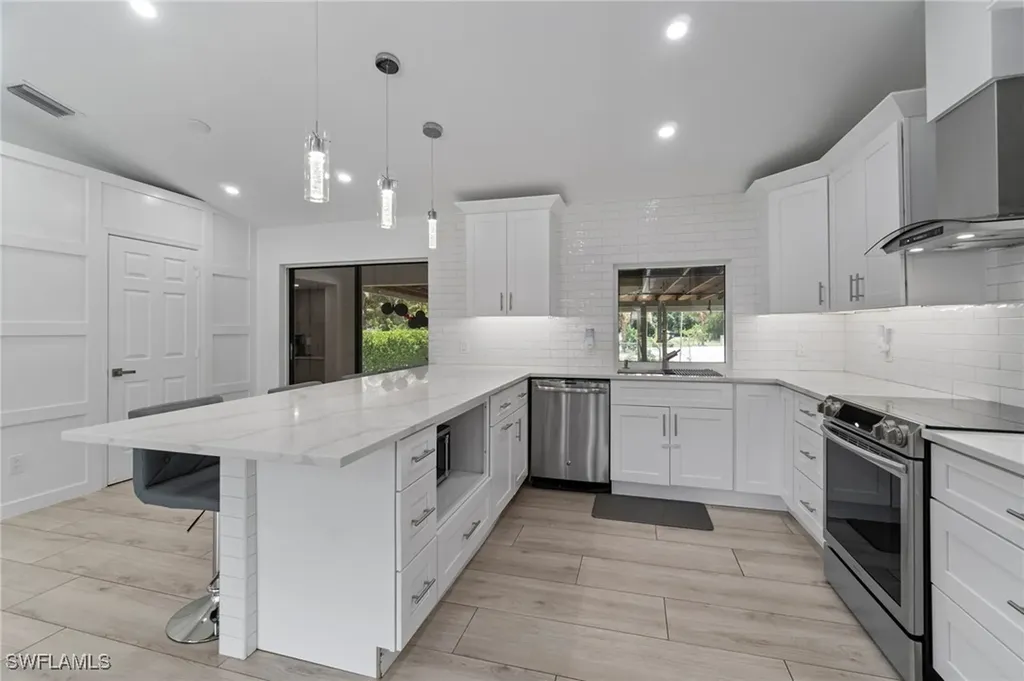 3811 2nd Avenue SE Naples FL 34117