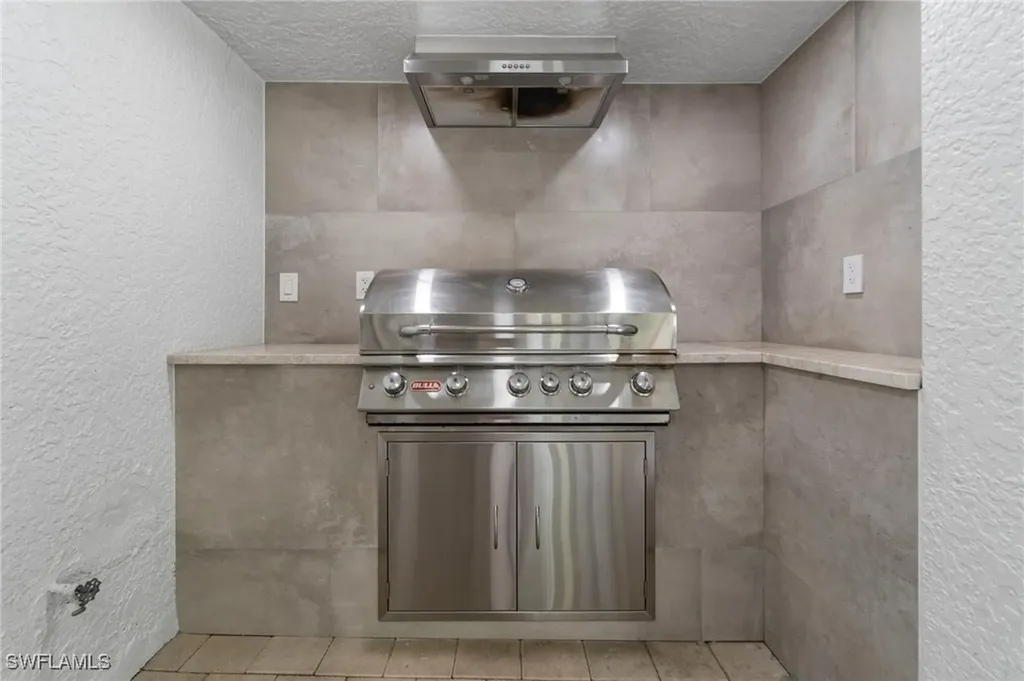 3811 2nd Avenue SE Naples FL 34117