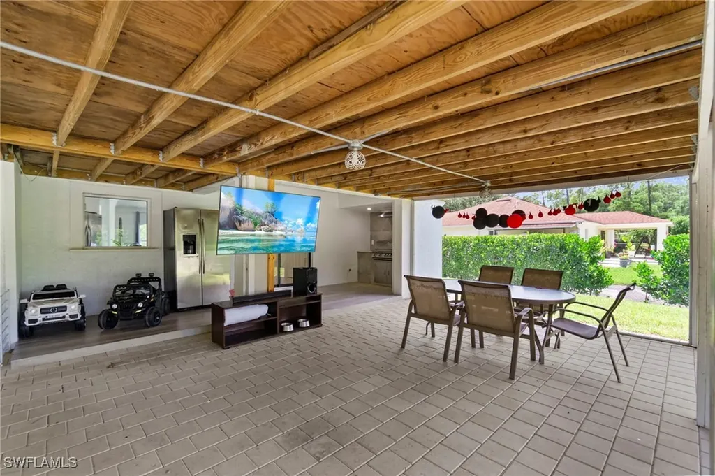 3811 2nd Avenue SE Naples FL 34117