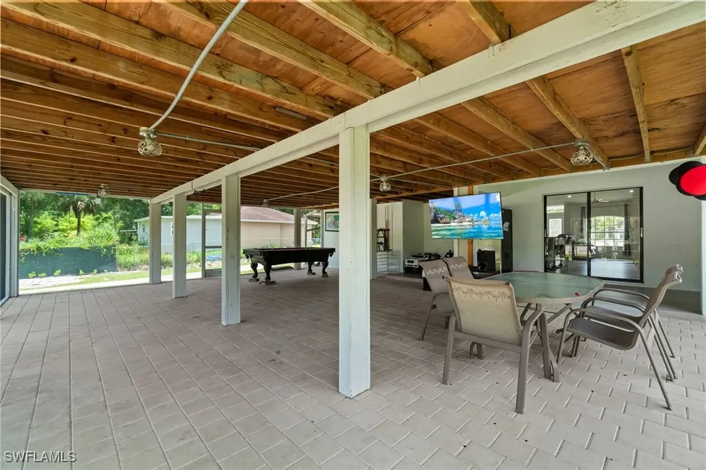 3811 2nd Avenue SE Naples FL 34117