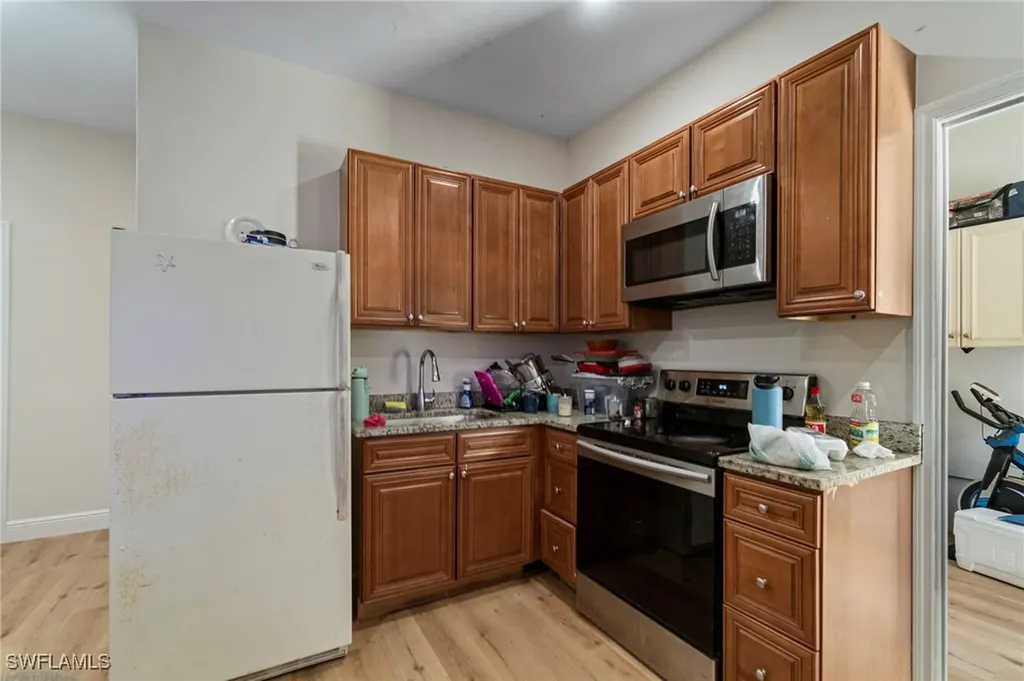3811 2nd Avenue SE Naples FL 34117