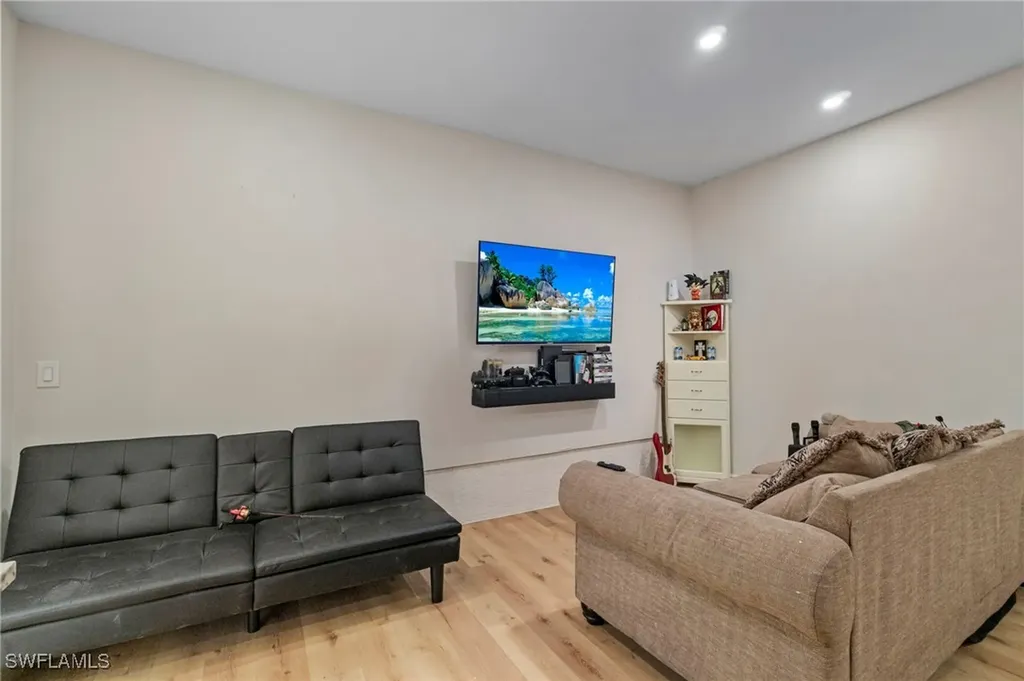 3811 2nd Avenue SE Naples FL 34117