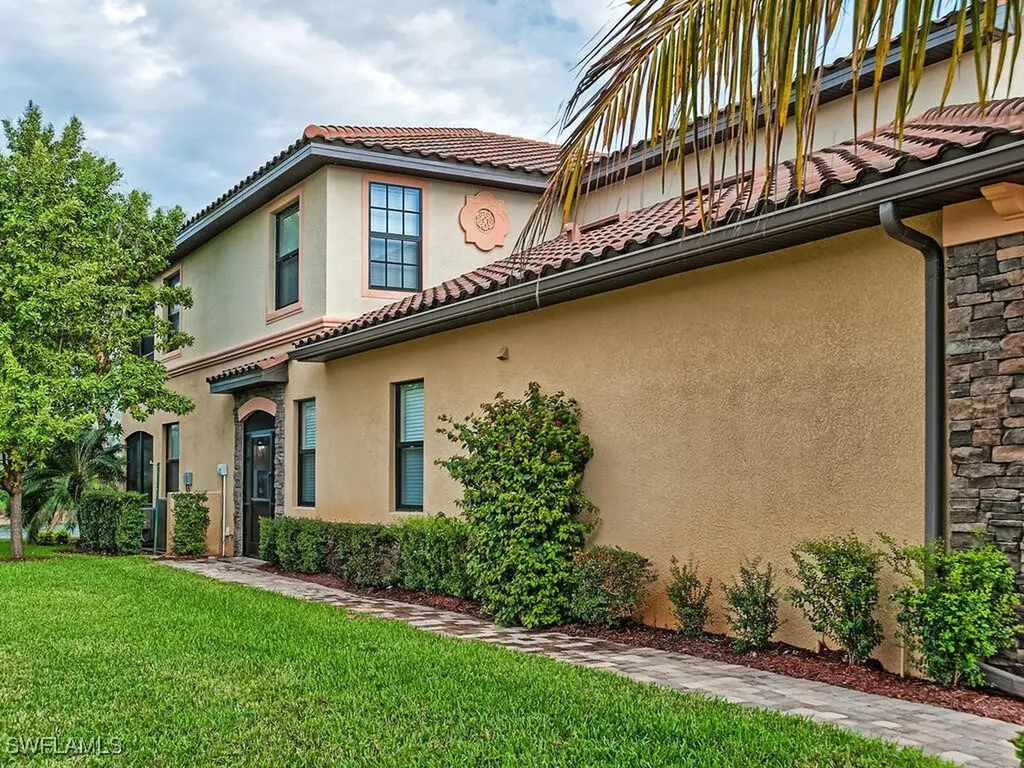 9115 Napoli Court Naples FL 34113