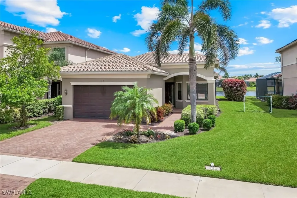 3259 Tahoe Court Naples FL 34119