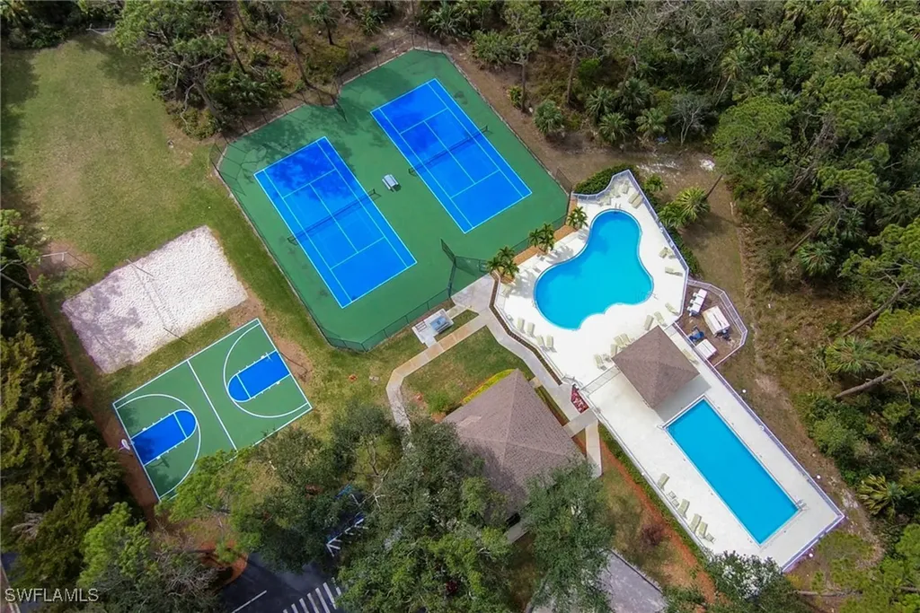 1032 Tivoli Lane Naples FL 34104