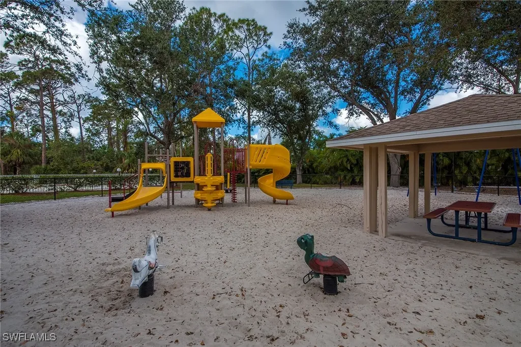 1032 Tivoli Lane Naples FL 34104