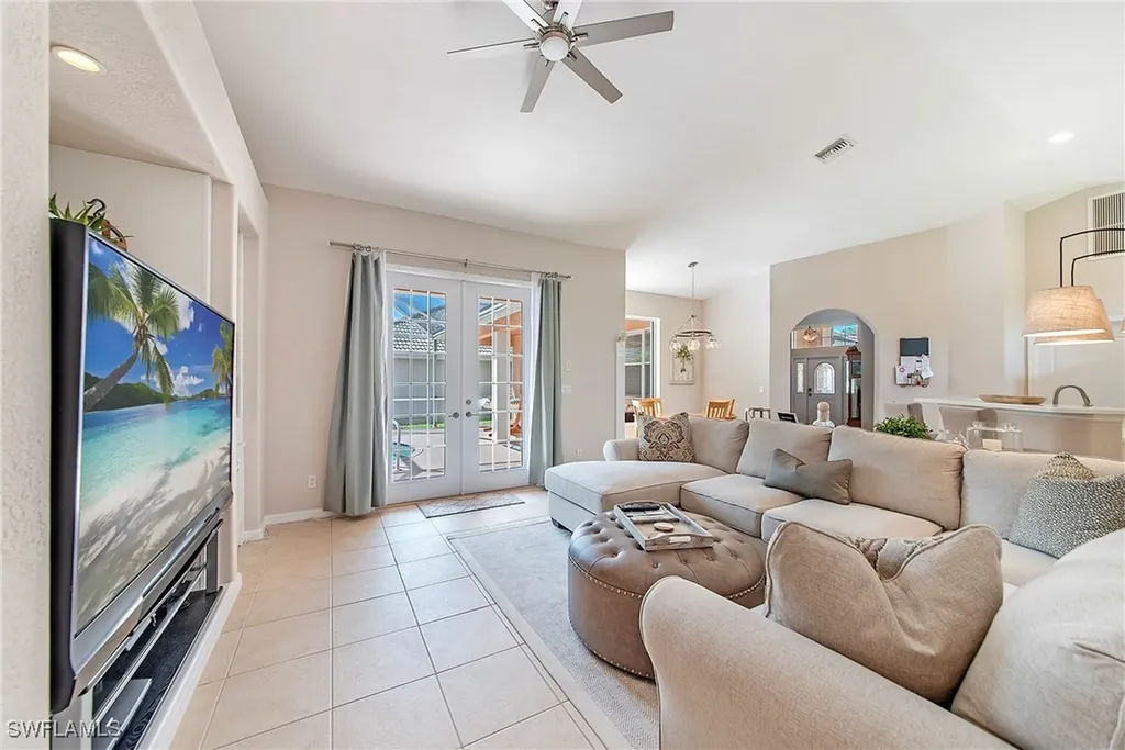 1032 Tivoli Lane Naples FL 34104