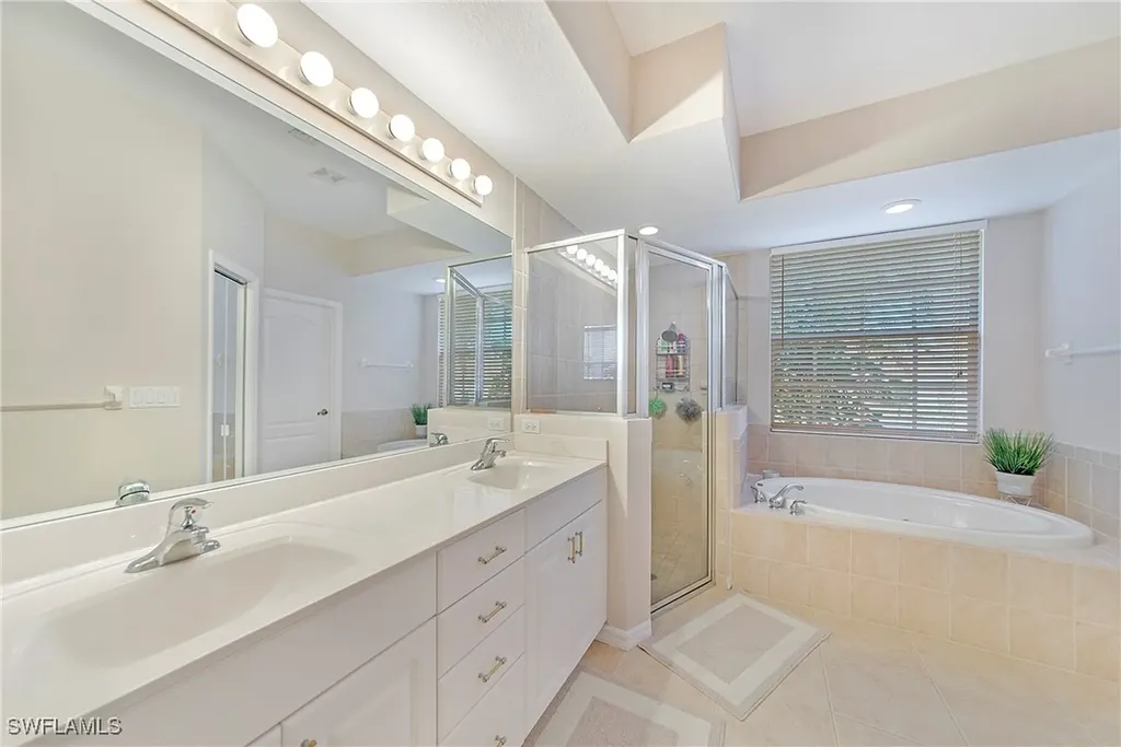 1032 Tivoli Lane Naples FL 34104