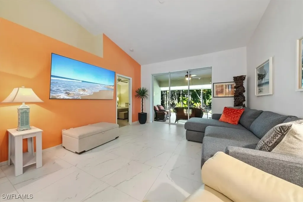 5485 Whitten Drive Naples FL 34104