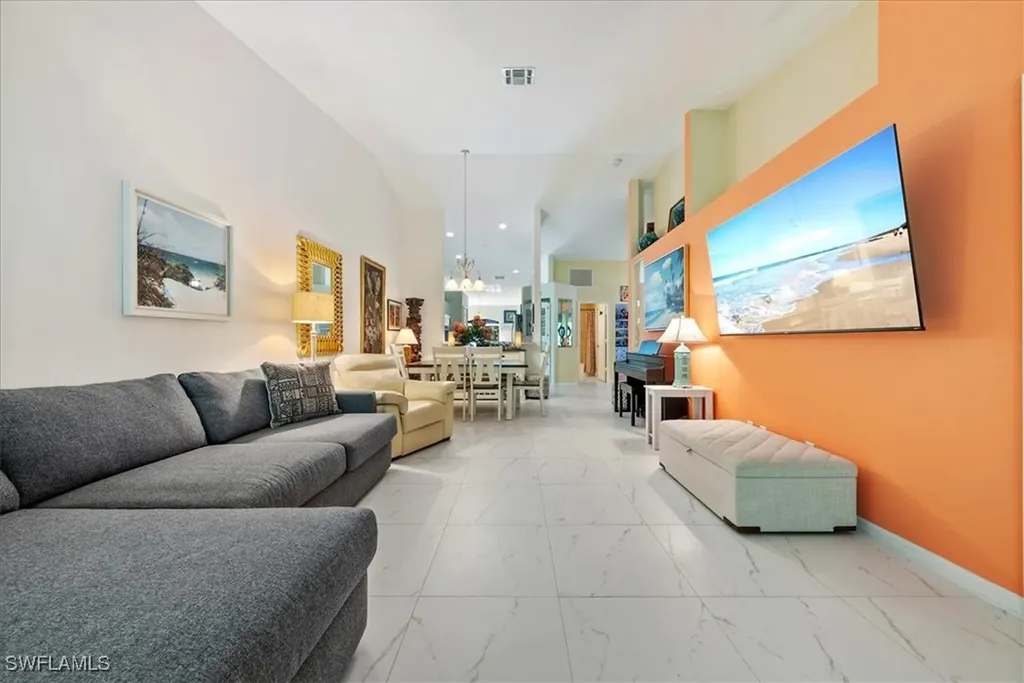 5485 Whitten Drive Naples FL 34104