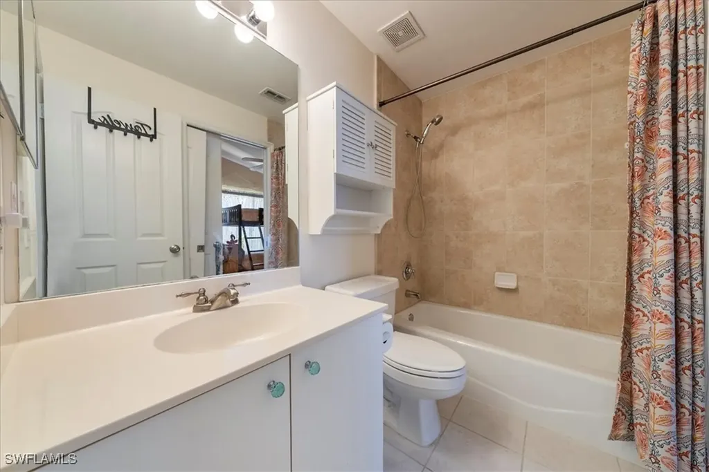 5485 Whitten Drive Naples FL 34104