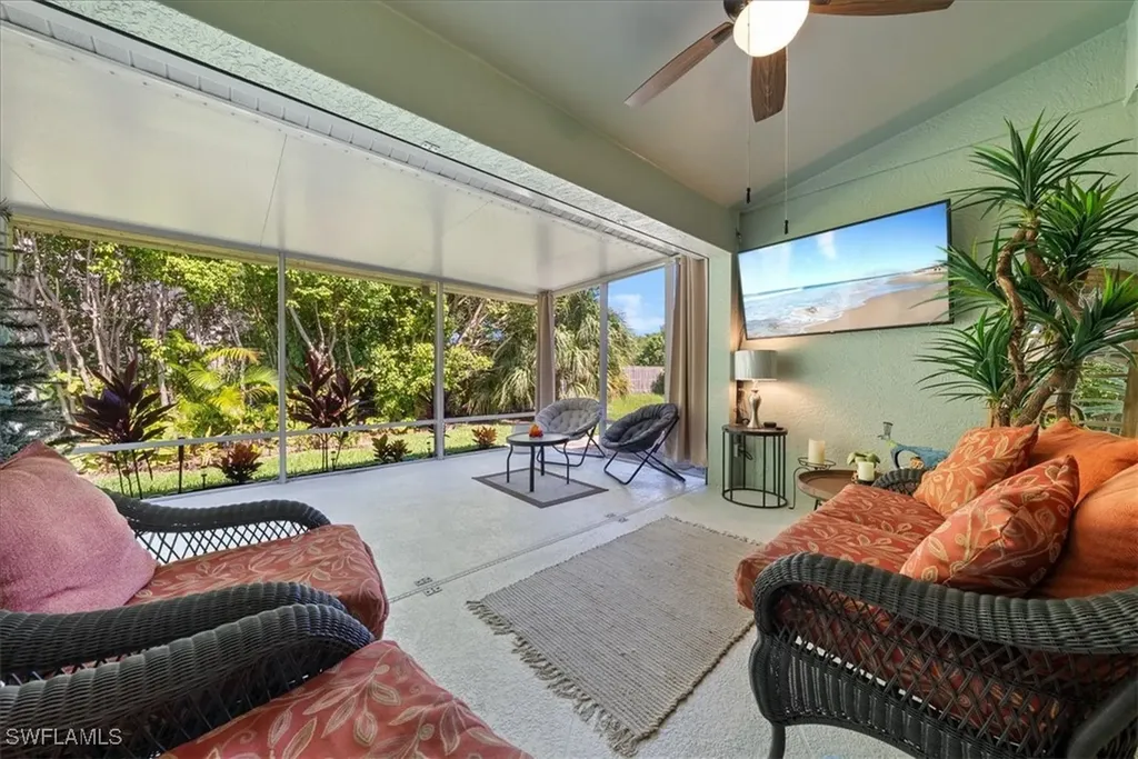 5485 Whitten Drive Naples FL 34104