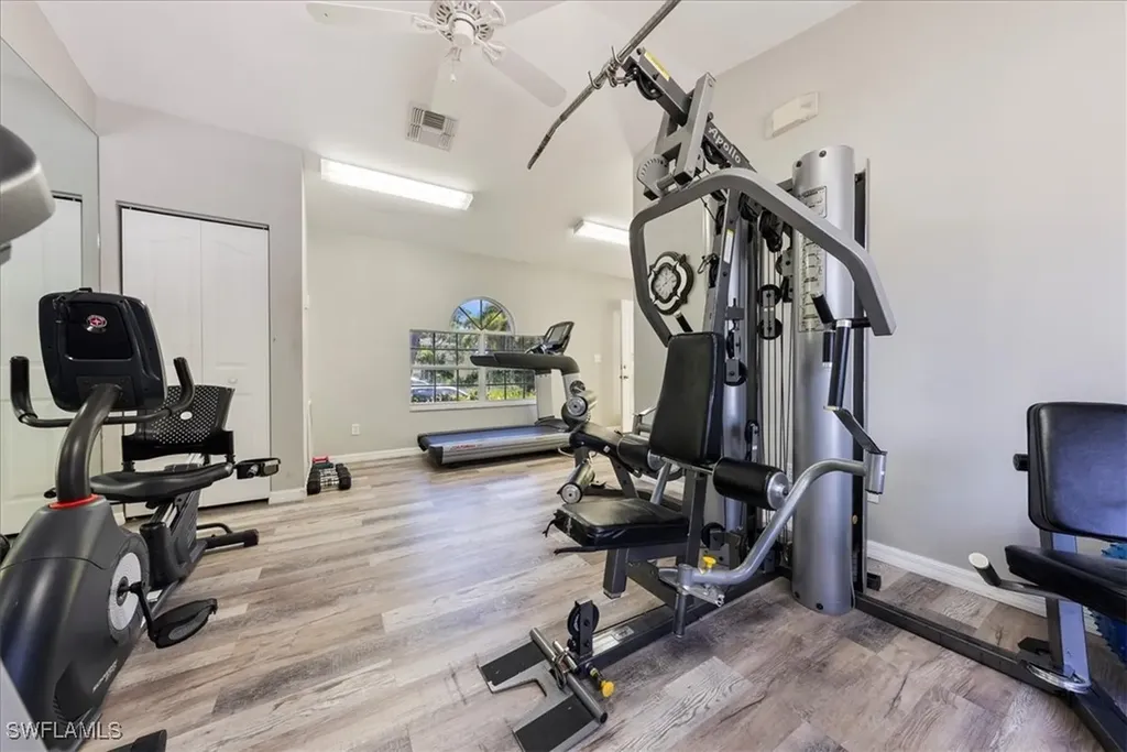 5485 Whitten Drive Naples FL 34104
