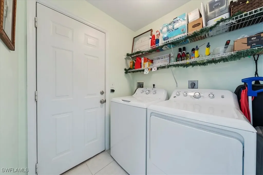 5485 Whitten Drive Naples FL 34104