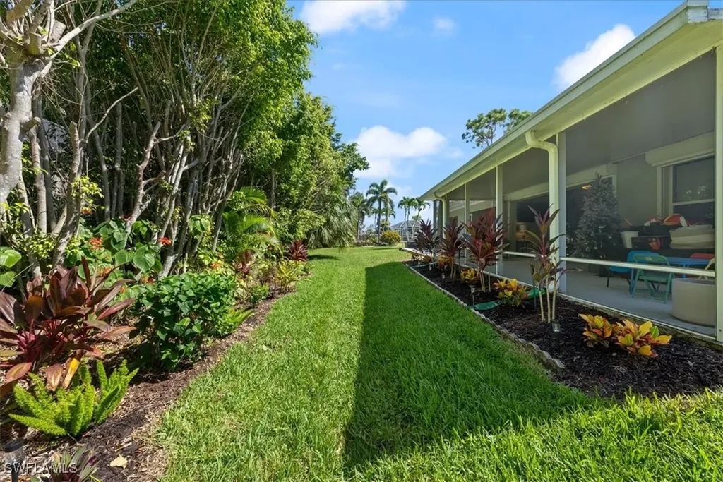 5485 Whitten Drive Naples FL 34104