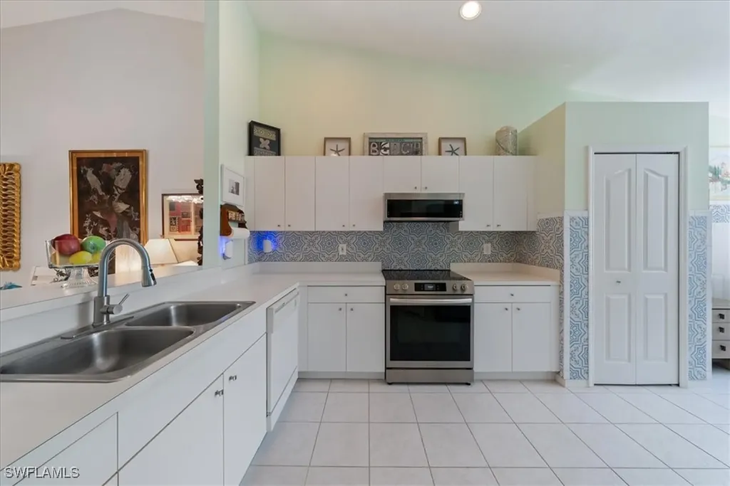 5485 Whitten Drive Naples FL 34104