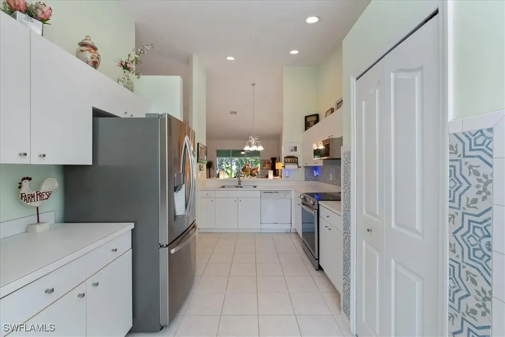 5485 Whitten Drive Naples FL 34104