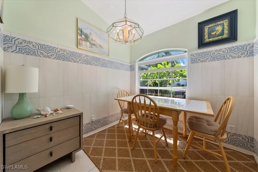 5485 Whitten Drive Naples FL 34104
