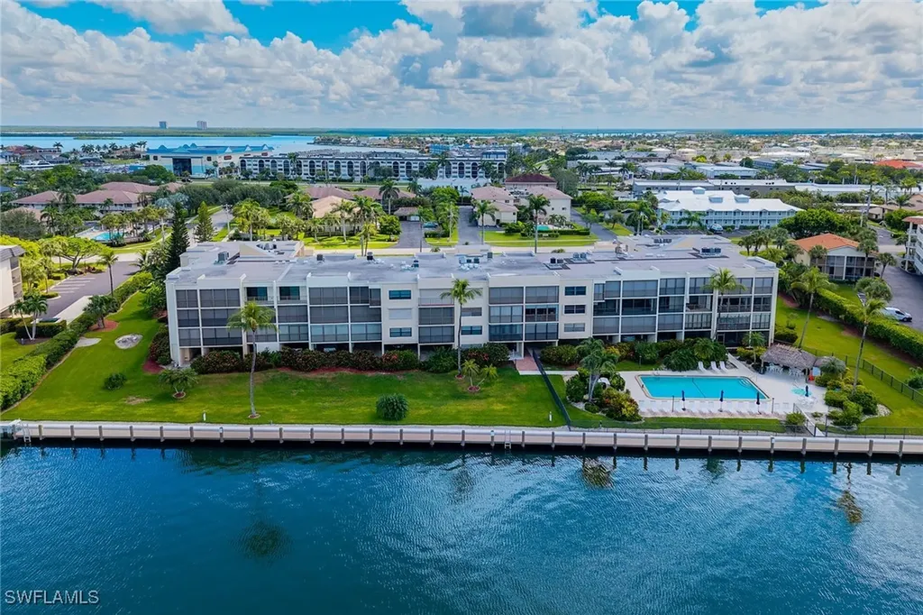 838 W Elkcam Circle Marco Island FL 34145