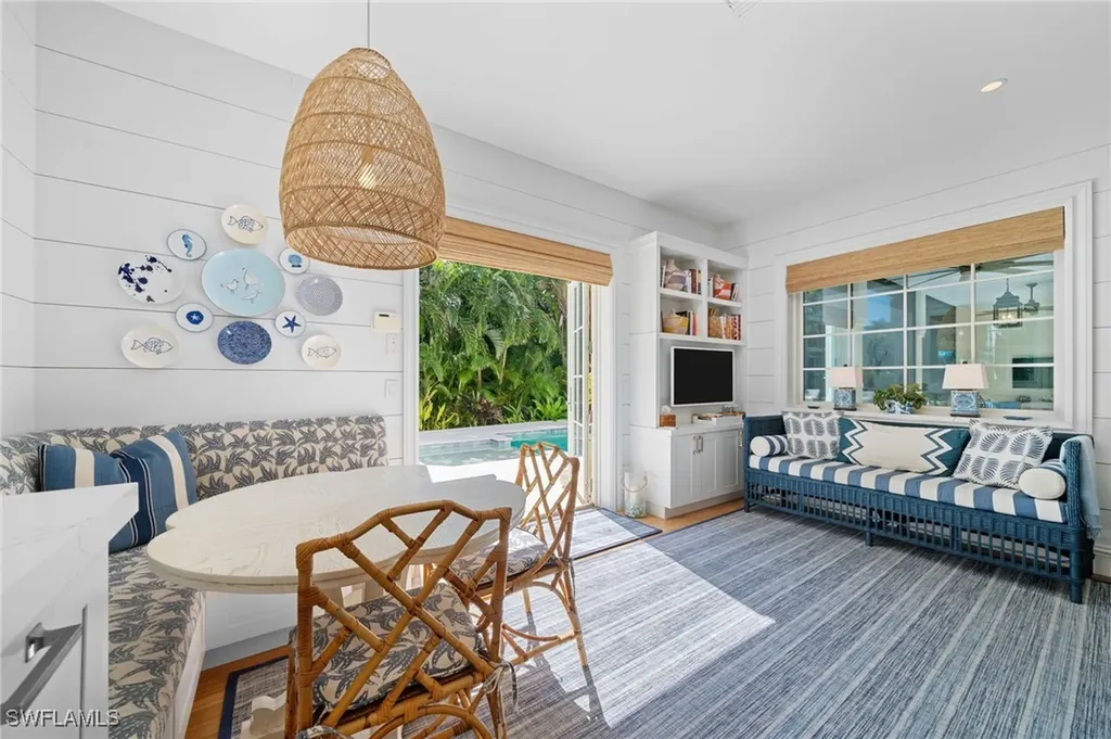 390 Windward Way Naples FL 34103