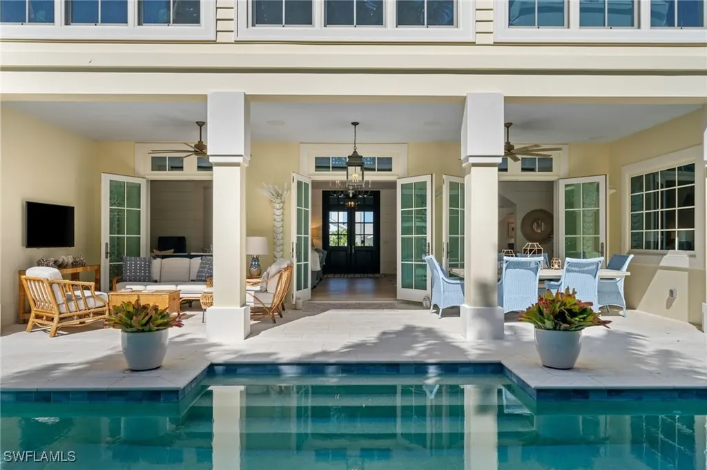 390 Windward Way Naples FL 34103