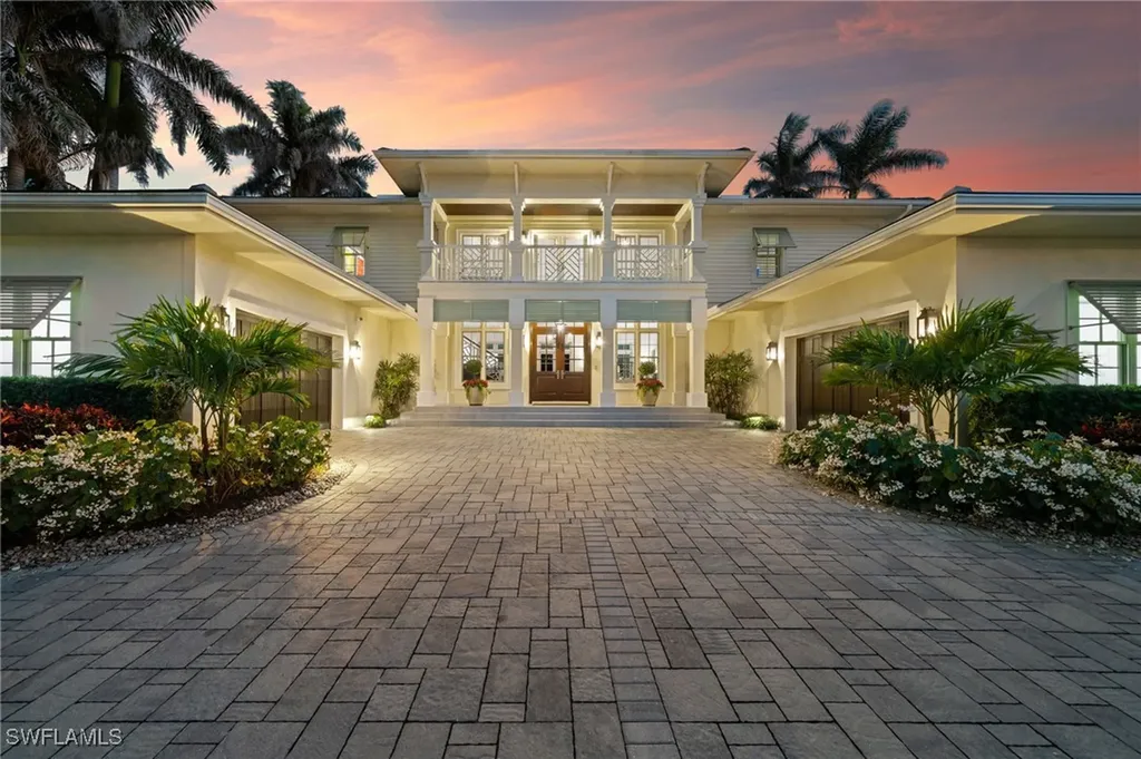390 Windward Way Naples FL 34103