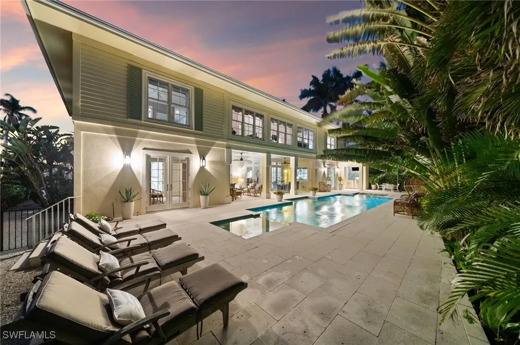 390 Windward Way Naples FL 34103