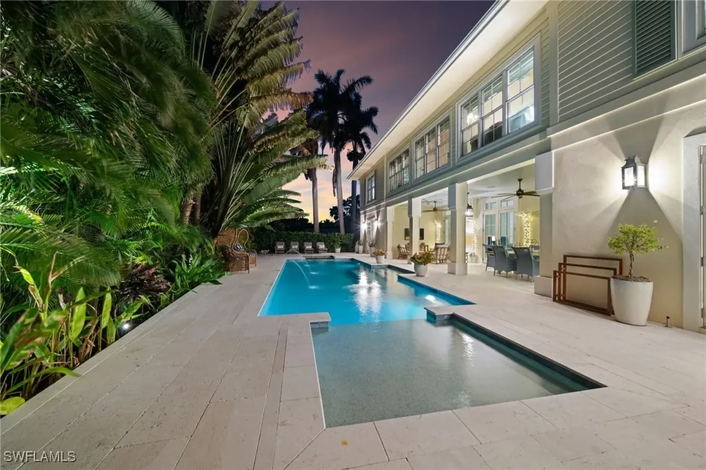 390 Windward Way Naples FL 34103