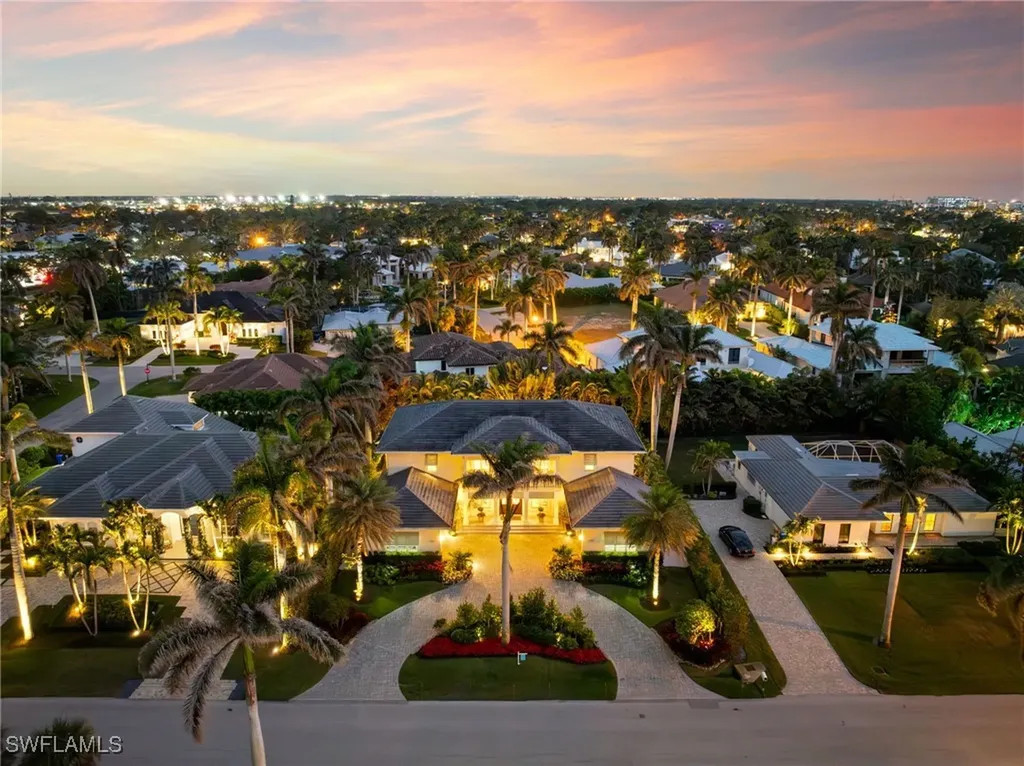 390 Windward Way Naples FL 34103