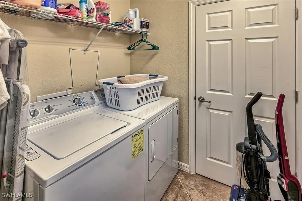 9512 Napoli Lane Naples FL 34113