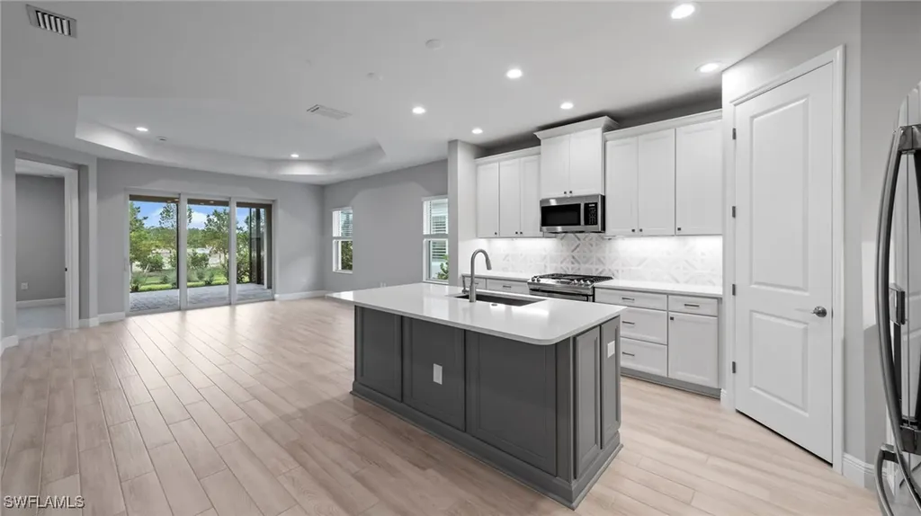 4592 Skysail Drive Naples FL 34120