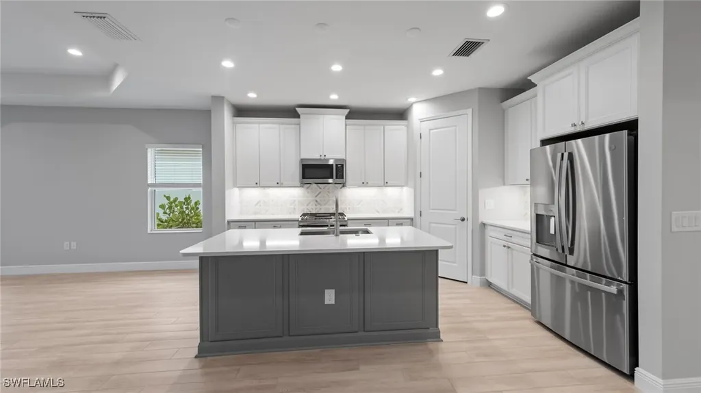 4592 Skysail Drive Naples FL 34120