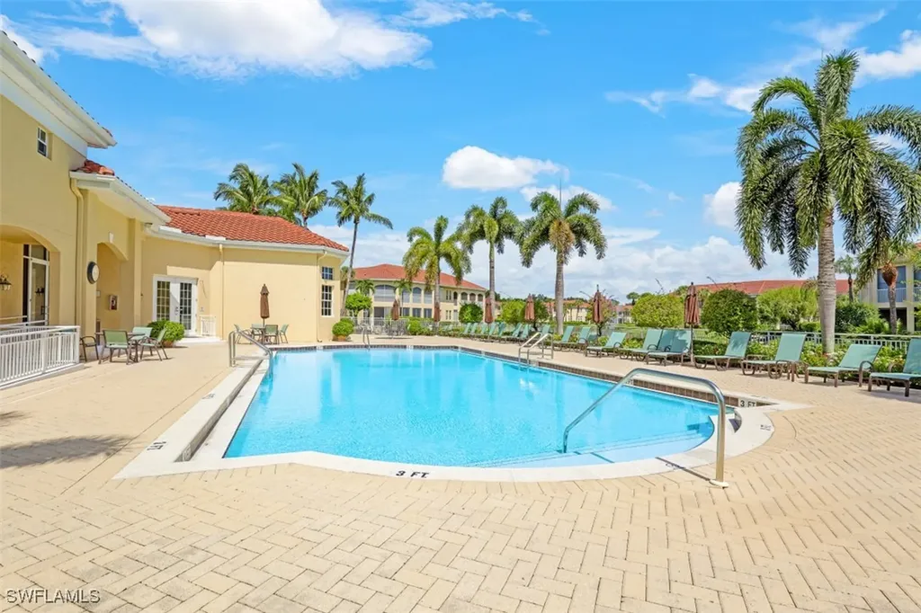 600 L Ambiance Circle Naples FL 34108