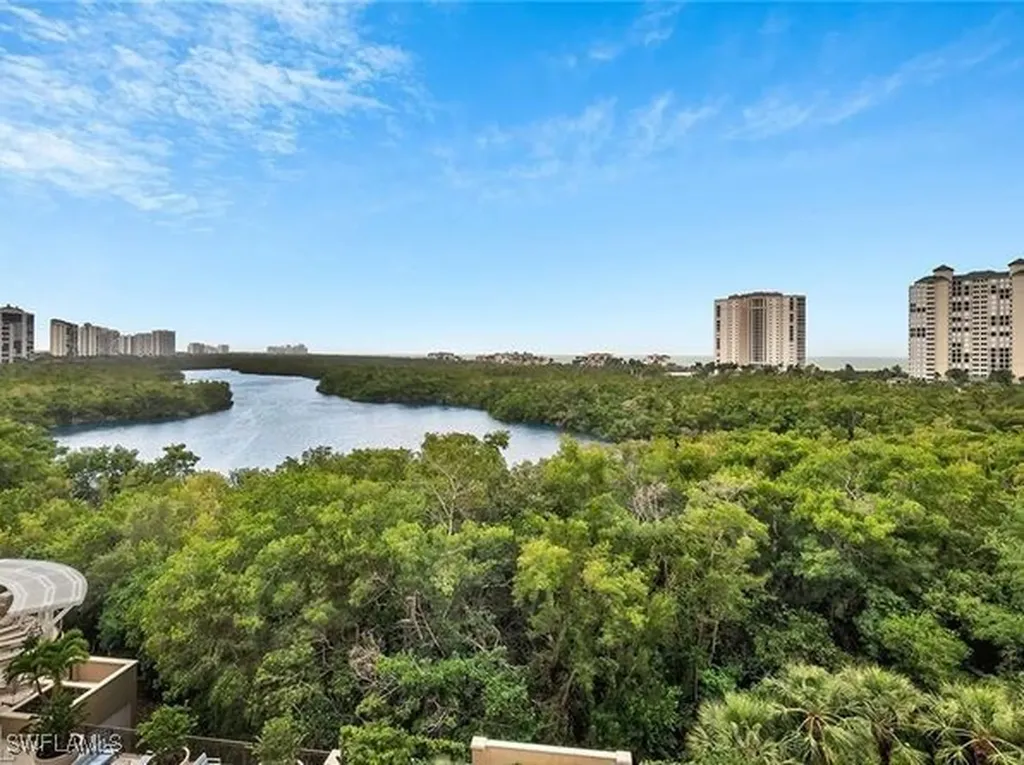 600 L Ambiance Circle Naples FL 34108