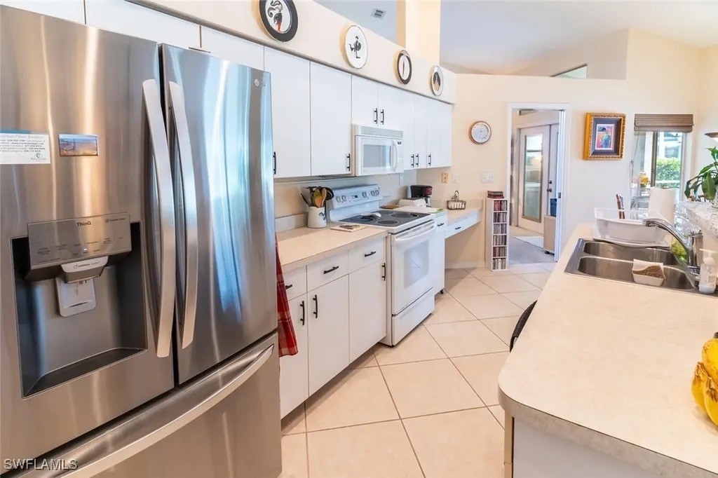 458 Countryside Drive Naples FL 34104