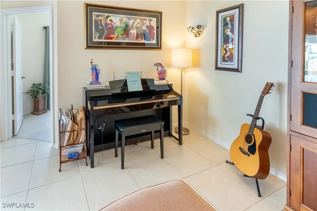 458 Countryside Drive Naples FL 34104