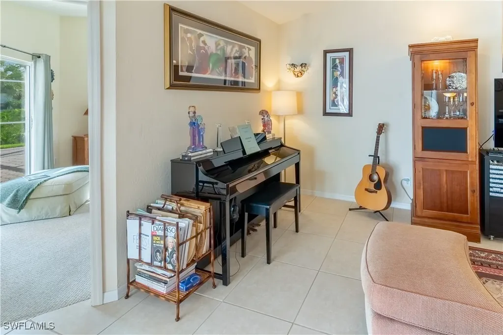 458 Countryside Drive Naples FL 34104