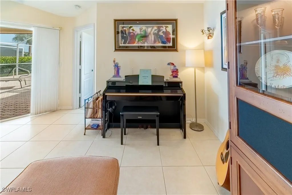 458 Countryside Drive Naples FL 34104