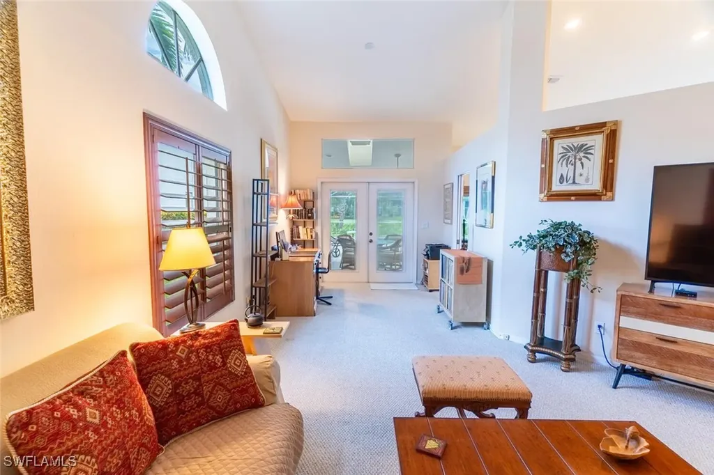 458 Countryside Drive Naples FL 34104