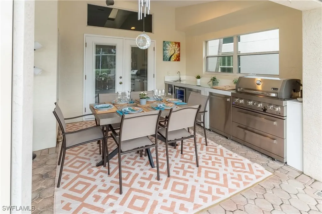 458 Countryside Drive Naples FL 34104