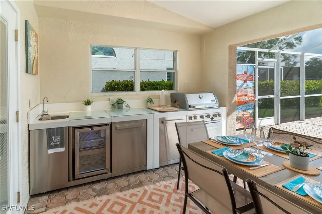 458 Countryside Drive Naples FL 34104