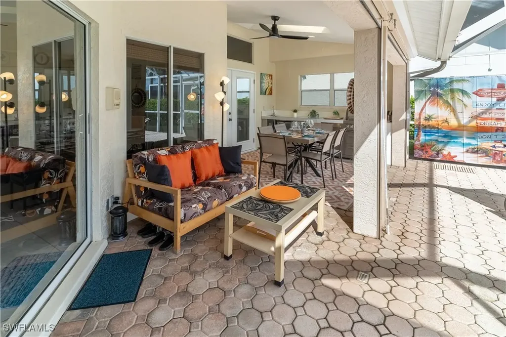 458 Countryside Drive Naples FL 34104
