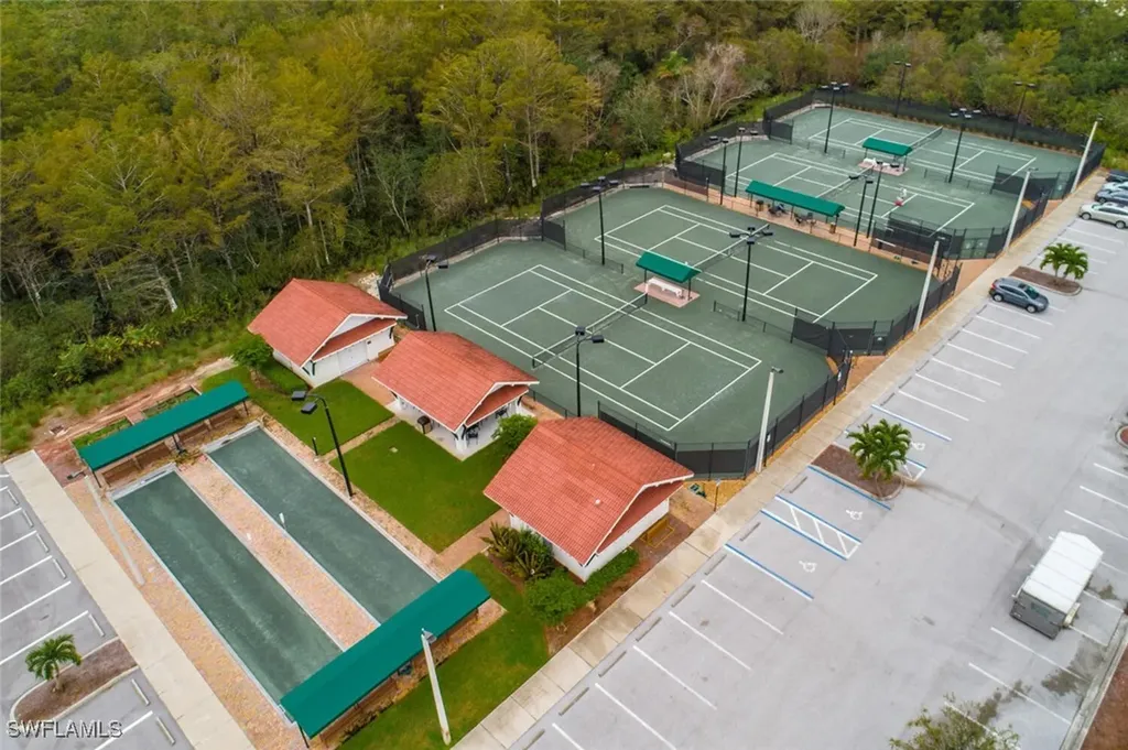 458 Countryside Drive Naples FL 34104