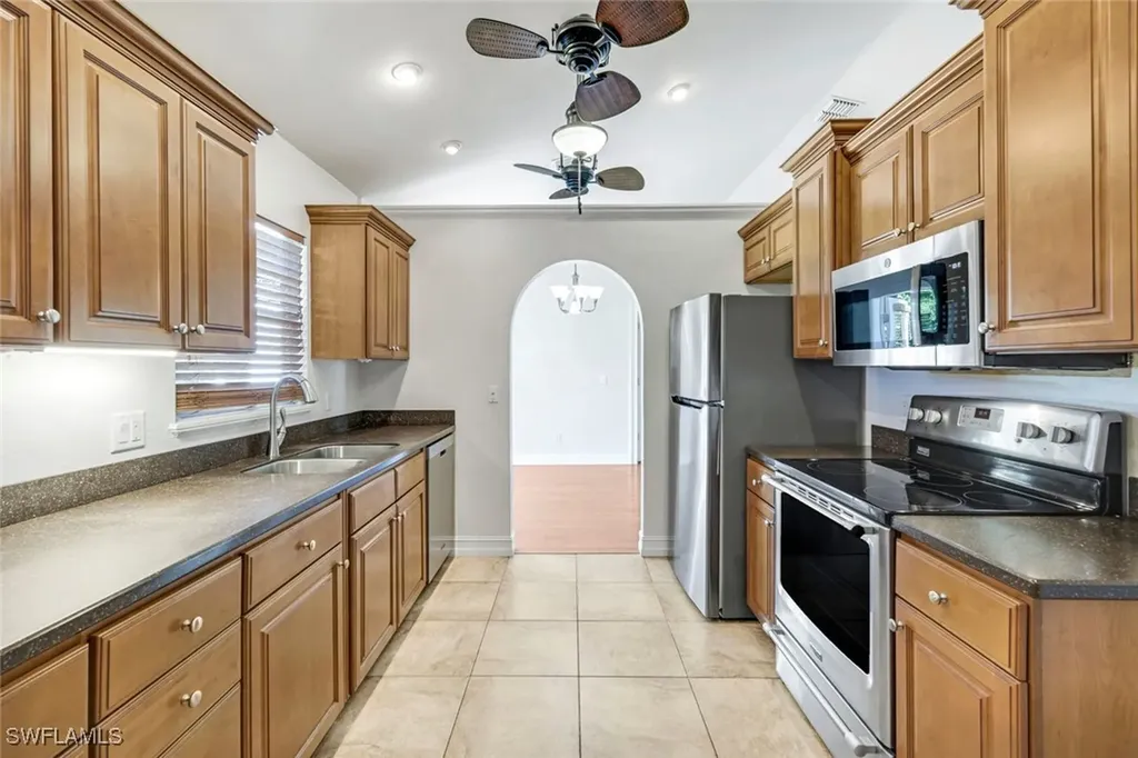 7576 Captiva Boulevard Fort Myers FL 33967