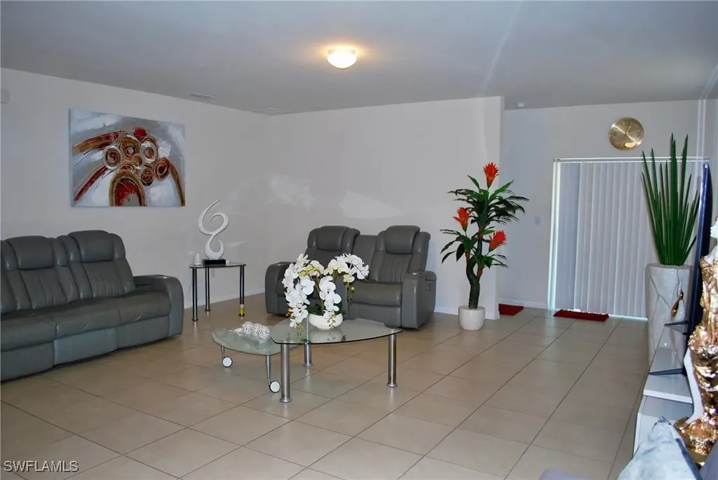 1217 Santa Barbara Boulevard N Cape Coral FL 33993