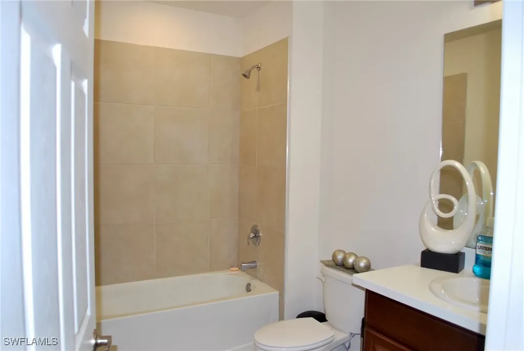 1217 Santa Barbara Boulevard N Cape Coral FL 33993