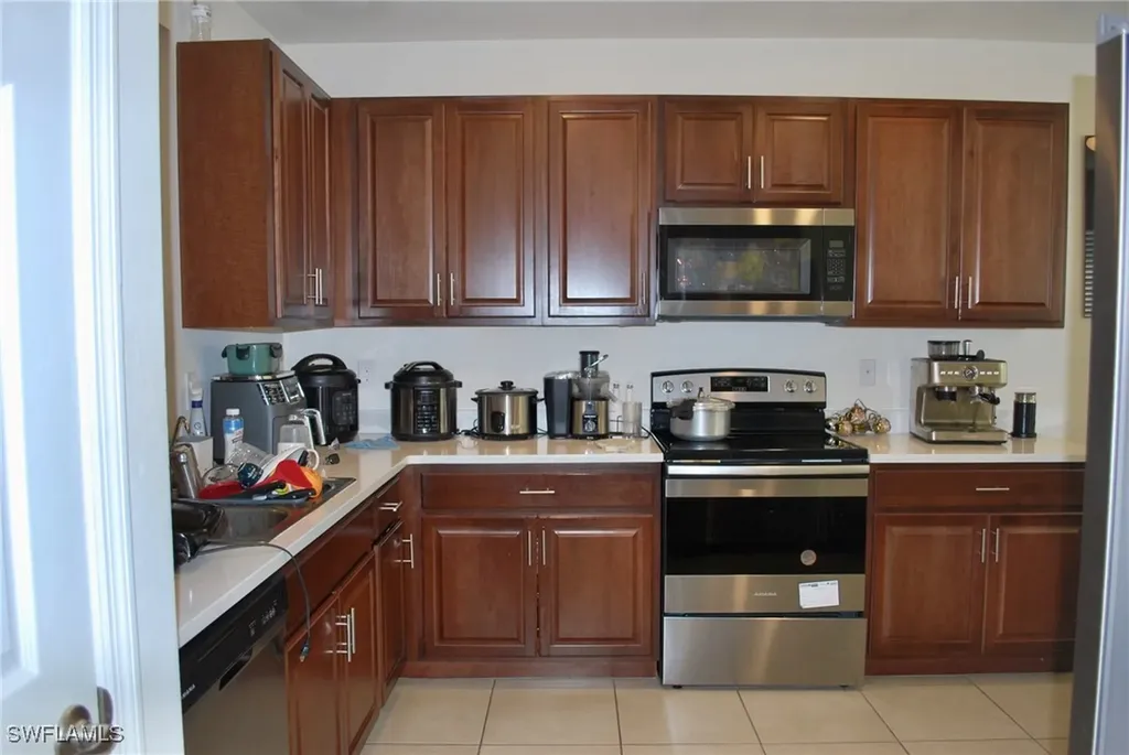 1217 Santa Barbara Boulevard N Cape Coral FL 33993