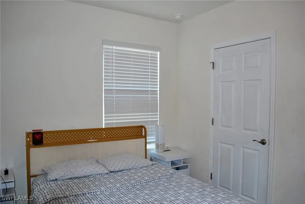 1217 Santa Barbara Boulevard N Cape Coral FL 33993