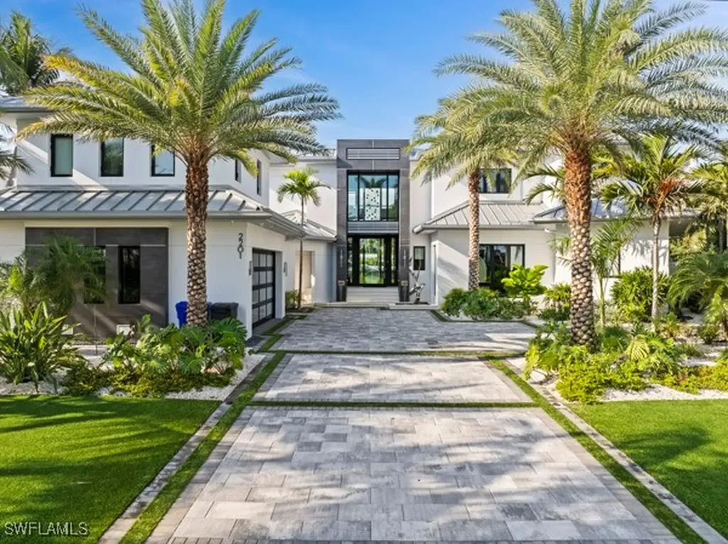 Naples FL, 2201 Shad Court