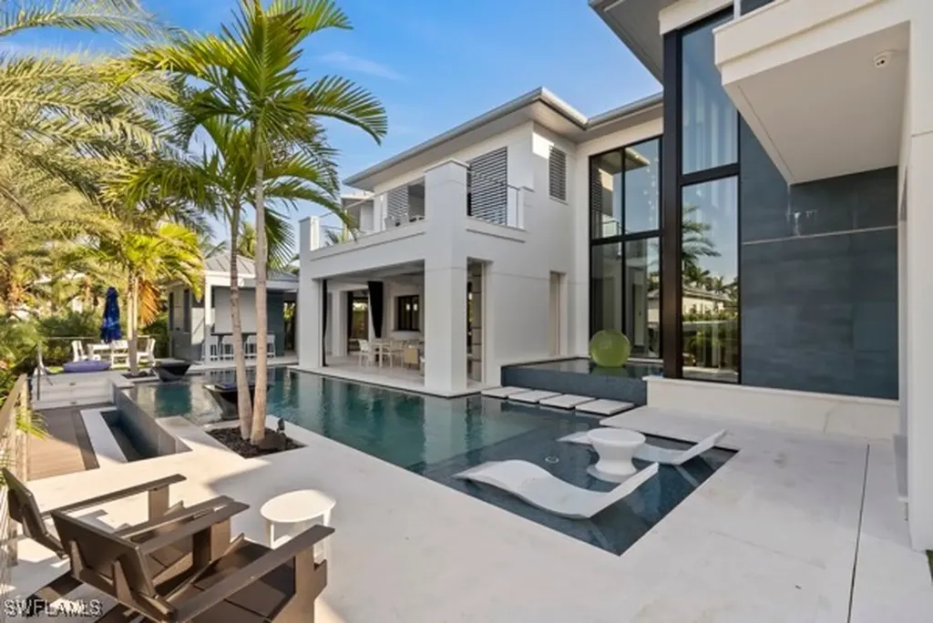 2201 Shad Court Naples FL 34102
